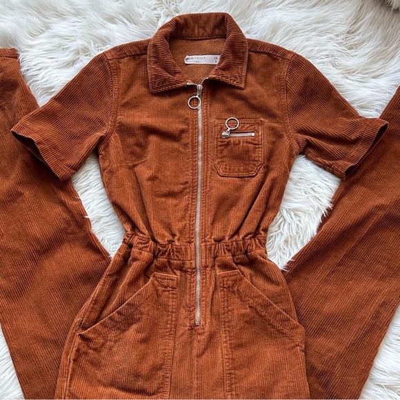 ASOS DESIGN CORD 70’s flare jumpsuit - Picture 7 of 9